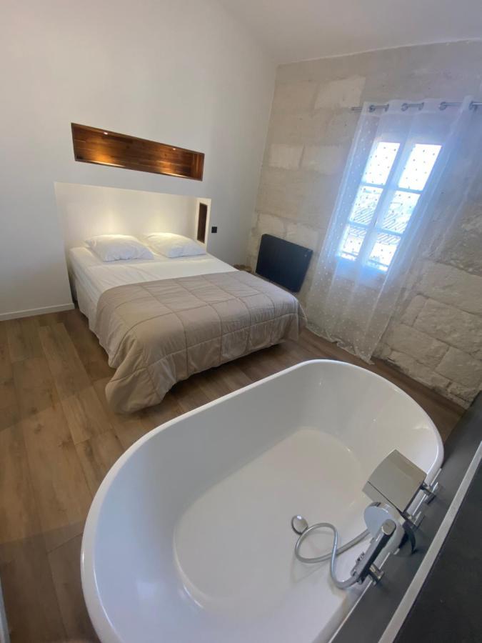 Loft Spacieux Au Coeur Des Remparts D'エーグ・モルト エクステリア 写真